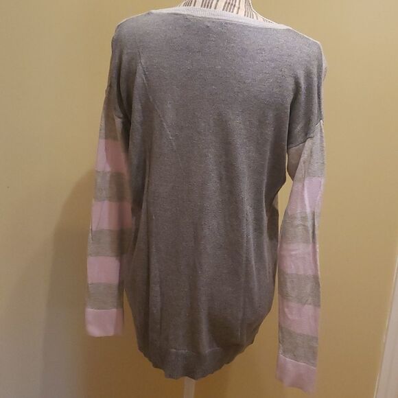 ❤ 3/$20. Banana Republic lightweight sweater. XS - Picture 2 of 7